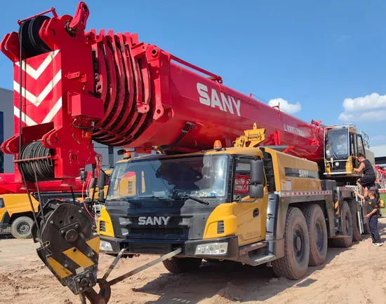 Un bon boom de 800 tonnes Sany de 400 tonnes a utilisé une grue de camion tout-terrain à vendre à un prix raisonnable.