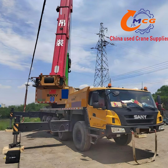 Camion-grue tout terrain d'occasion Sany 2020 de 130 tonnes, performances supérieures, bienvenue en précommande